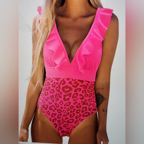 NWT  ADORABLE SEXY OPEN BACK V NECK MONOKONI RUFFLE BATHING SUIT LARGE - Picture 2 of 11